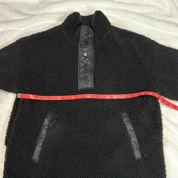🆕 Athleta cozy Sherpa snap sweatshirt black size medium - Picture 8 of 12